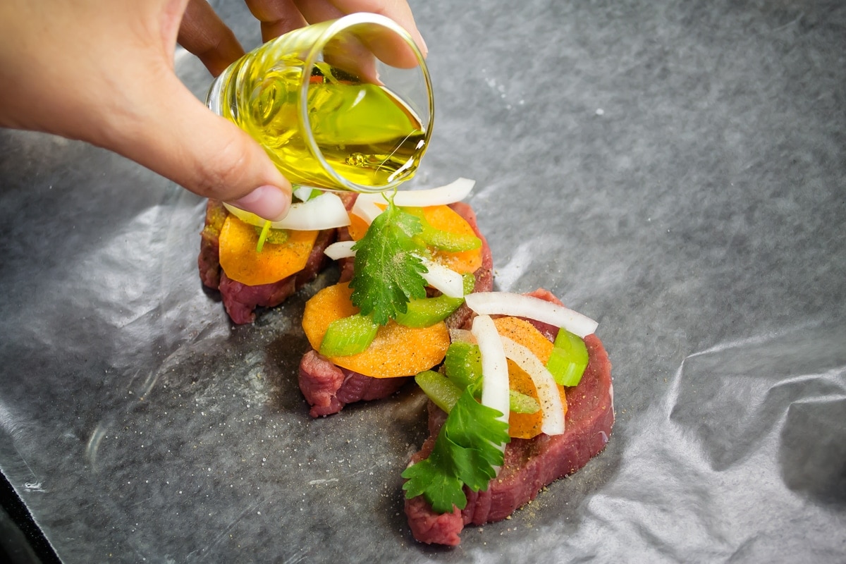 Cómo cocinar con papel encerado