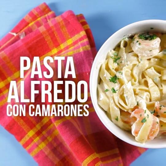 Pasta Alfredo con Camarones