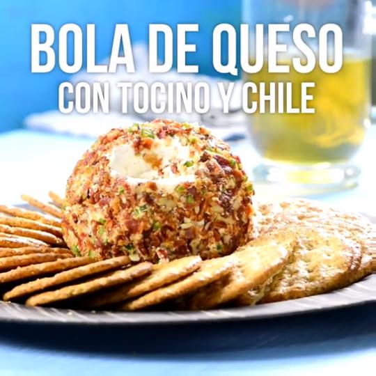 Bola de Queso con Tocino y Chile