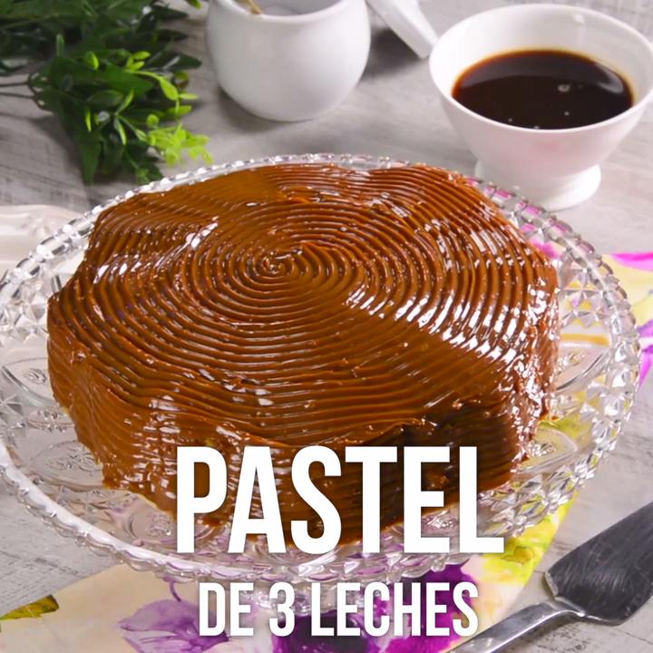 Pastel de 3 Leches con Dulce de Leche