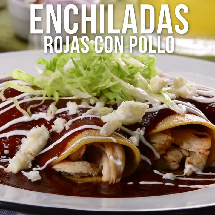 Enchiladas con Salsa Roja y Pollo