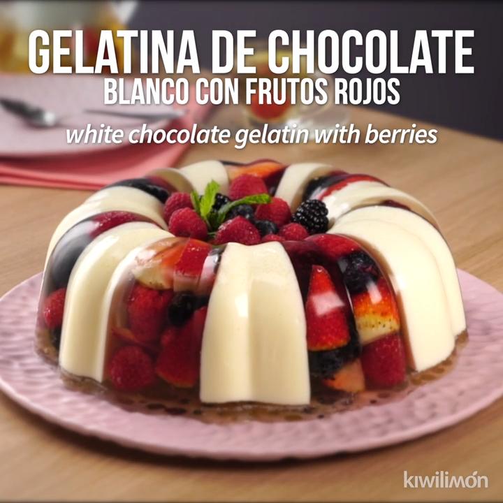 Gelatina de Chocolate Blanco con Frutos Rojos