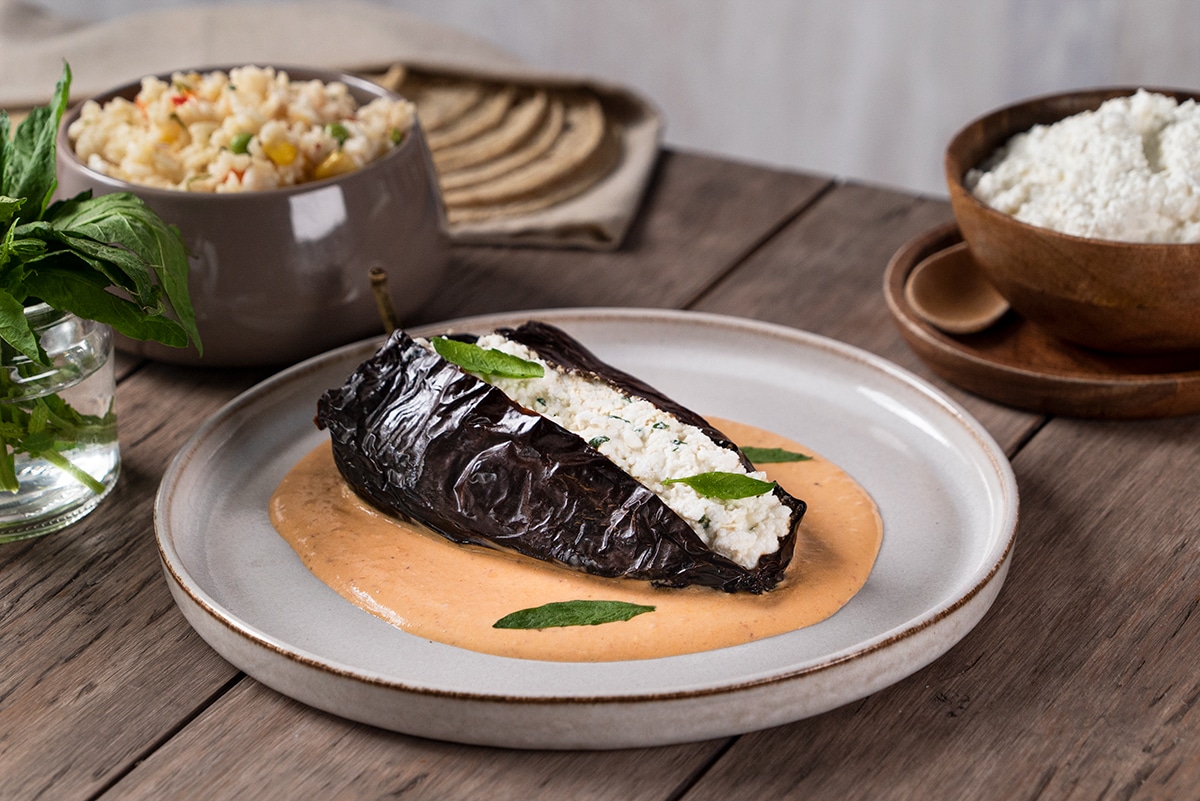 Chile Ancho Relleno de Requesón