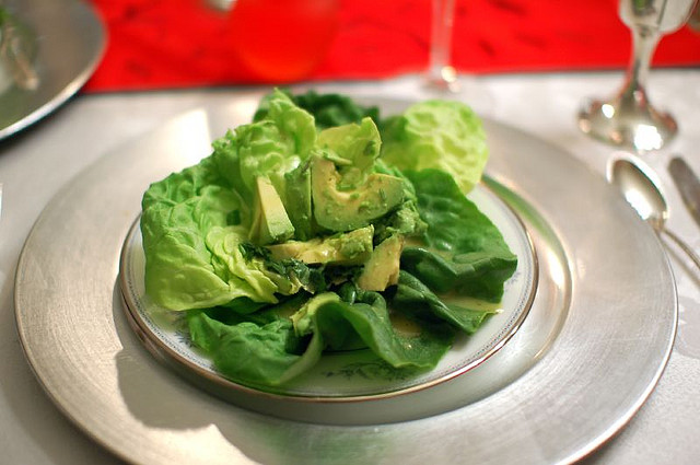 Ensalada de Lechugas con Aguacate y Aderezo de Limón