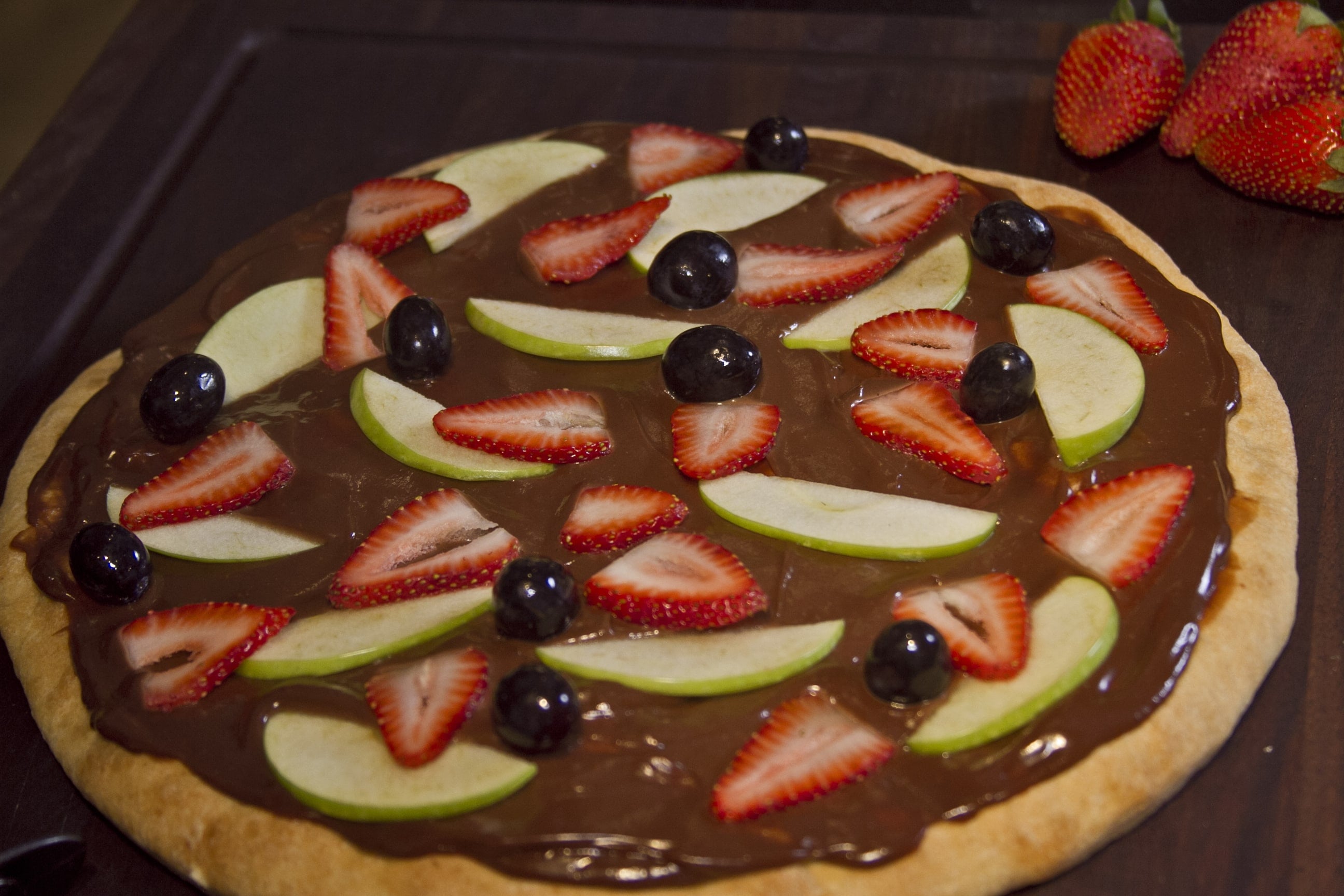 Resultado de imagen para pizza de chocolate con fruta
