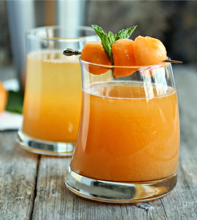 Agua de Melón con Fresas