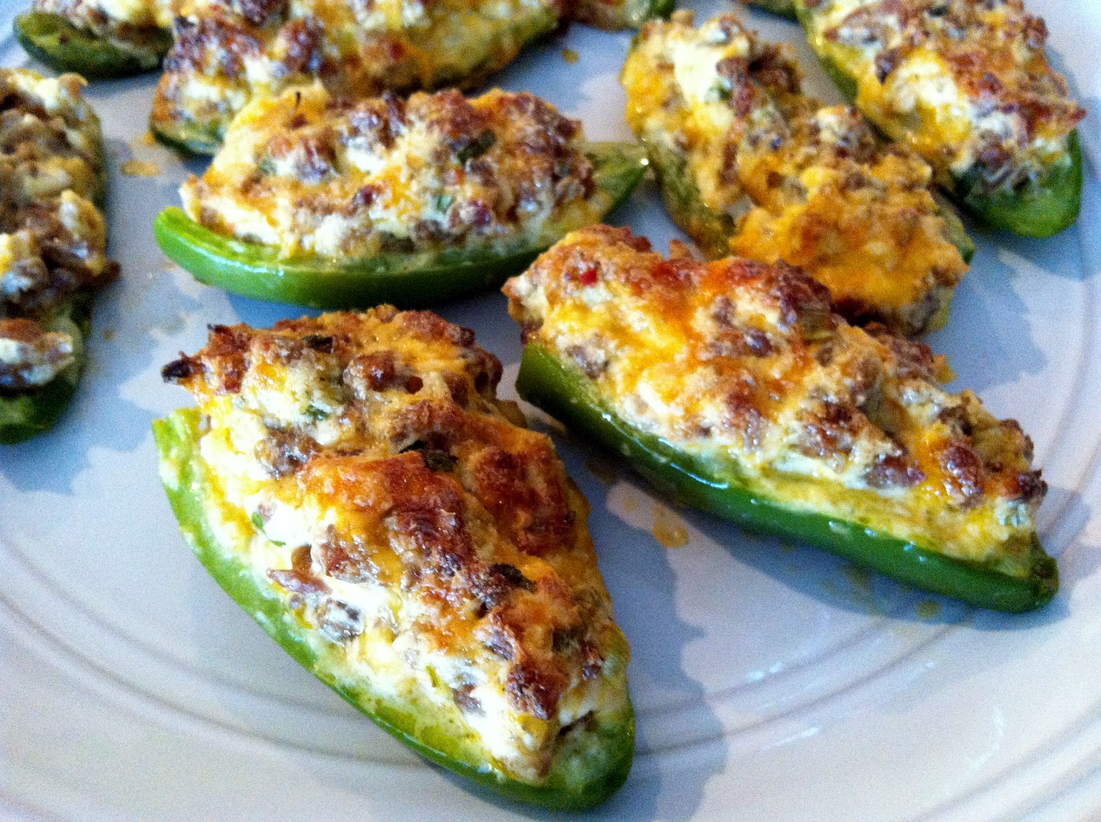 Receta de Jalapeños Rellenos con Quesos y Tocino