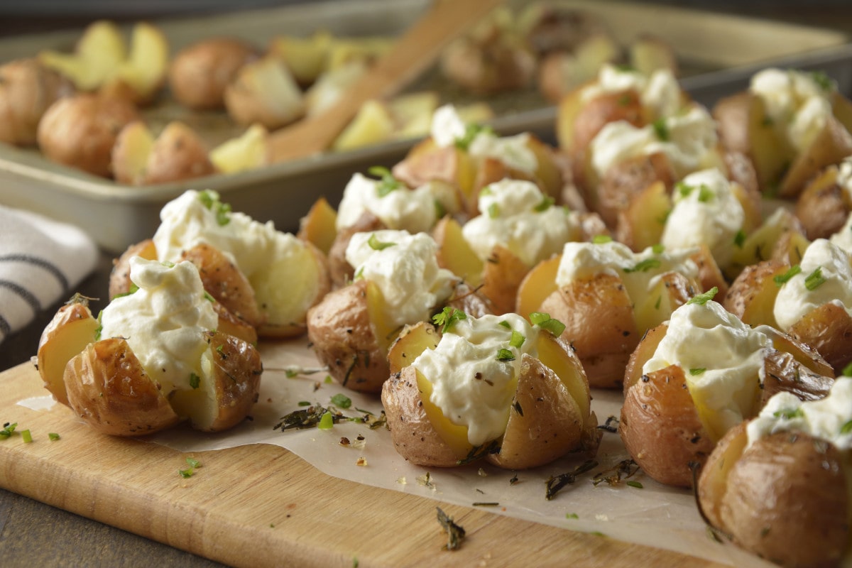 Papas Cambray Horneadas Con Crema Y Cebollín