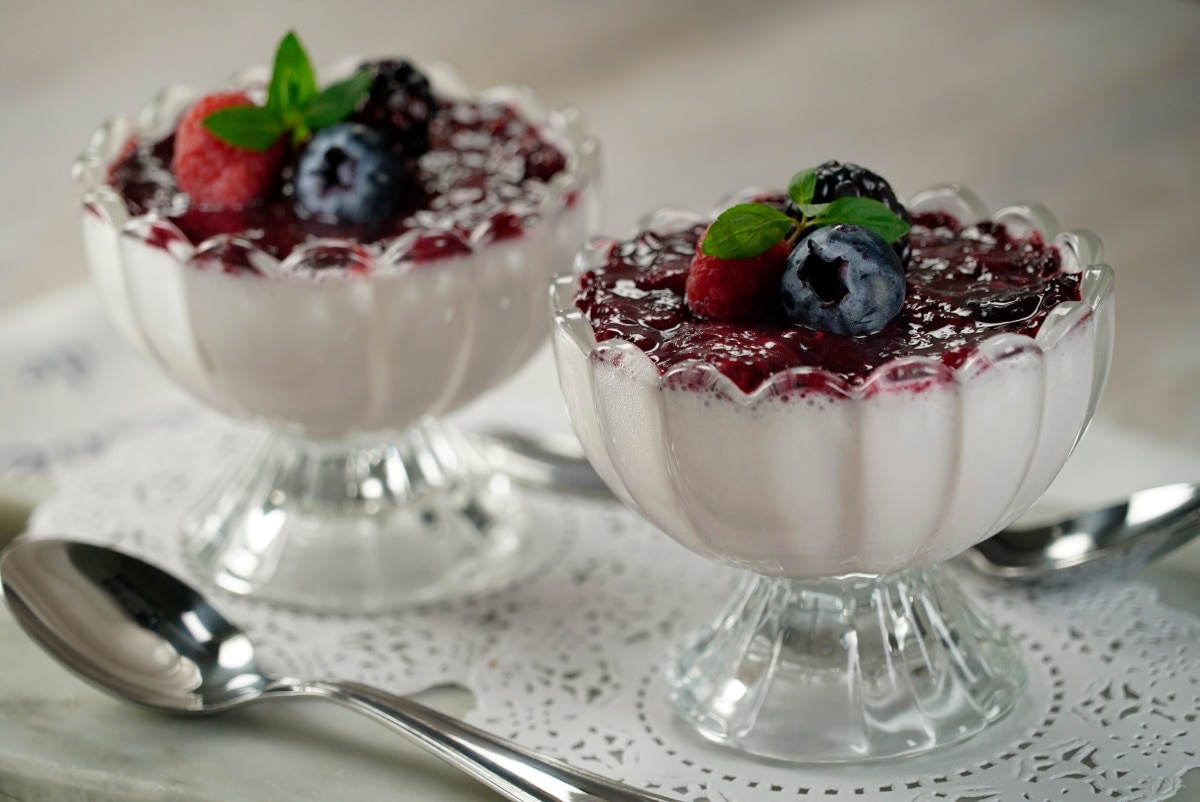 Yoghurt Jelly With Blackberry