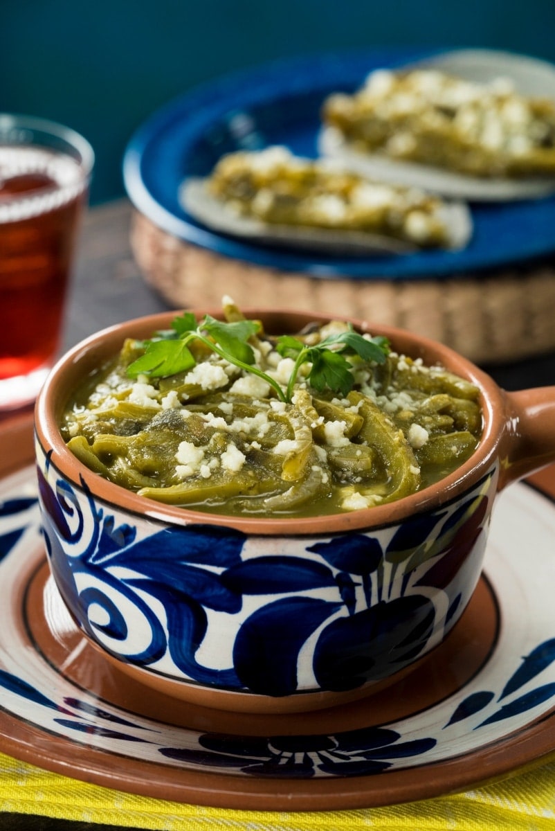 Nopales con Rajas en Salsa Verde