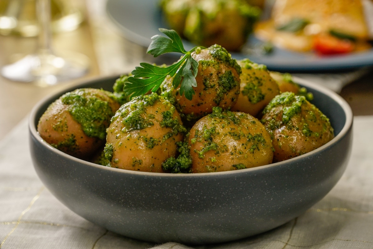 Papas Cambray Con Pesto De Cilantro